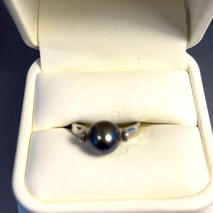 Sterling Silver and Black Pearl Ring